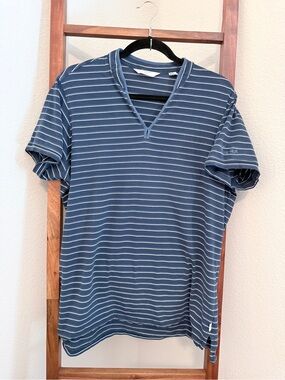 OOBE Chick-fil-A Polo Women XL Navy Blue Striped V-Neck Short Sleeve Good OB147